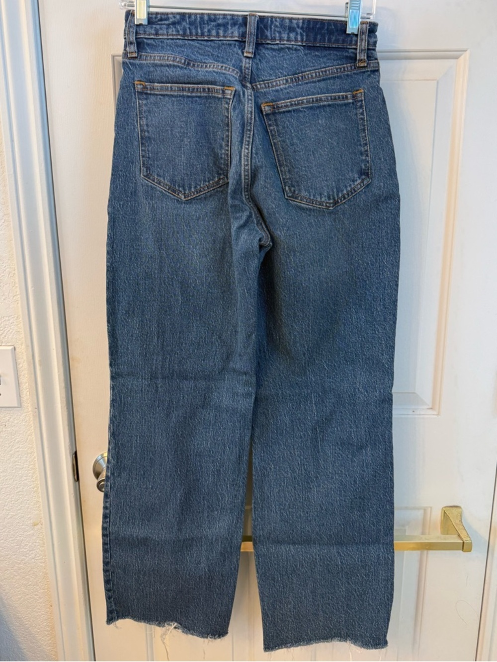 Abercrombie & Fitch Women’s Straight Jeans in Denim Blue - Picture 2 of 3